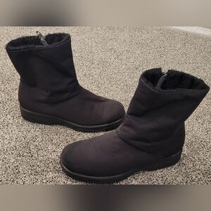 TOE WARMERS BOOTS WOMEN'S SIZE 8 BLACK WATERPROOF BOOTS